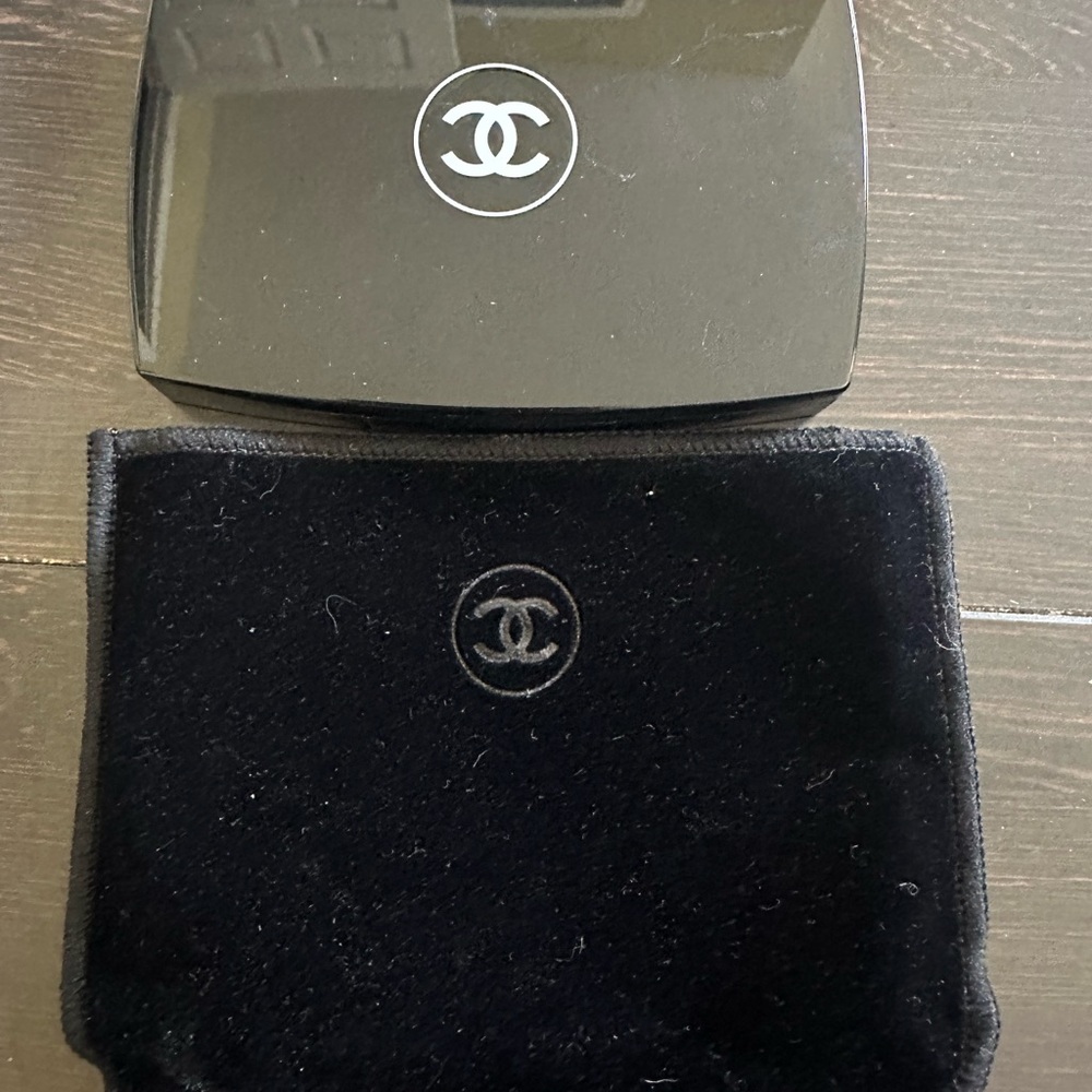 Chanel foundation